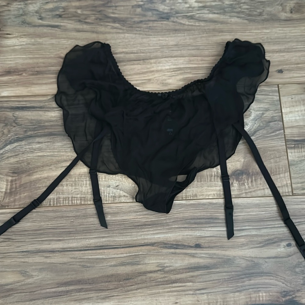 SKIMS NWOT Black silk garter bottoms Size M